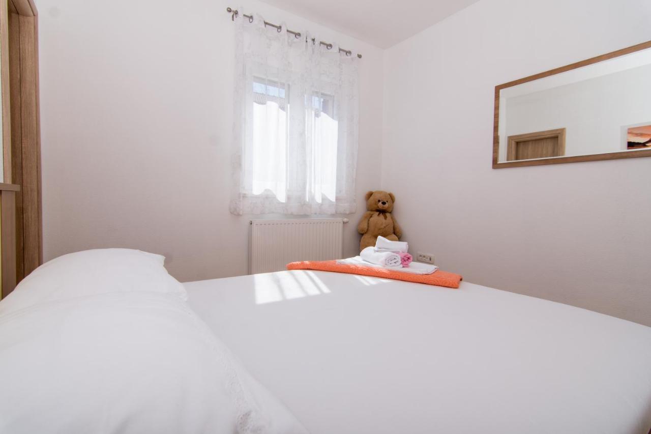 Apartments Ploka 오크루그고른지 외부 사진