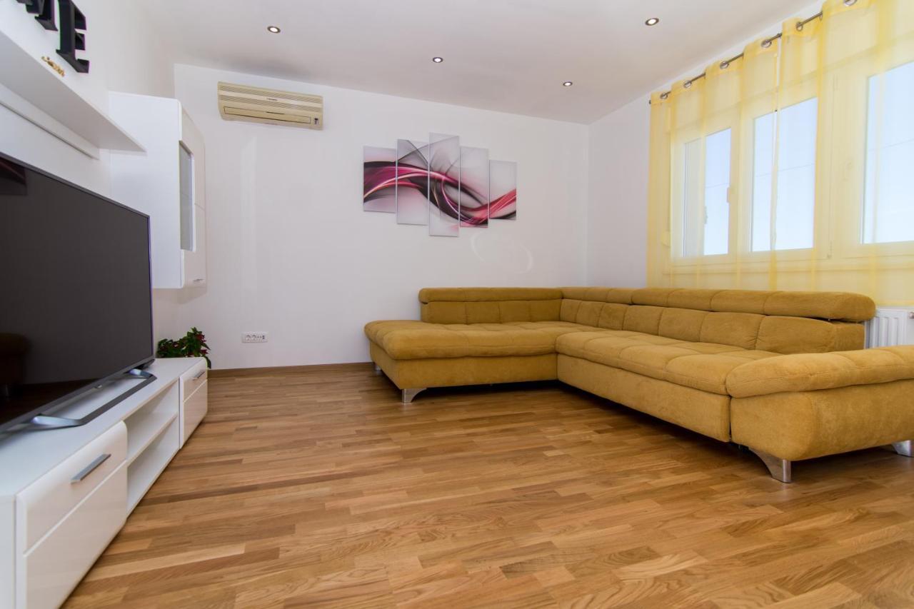 Apartments Ploka 오크루그고른지 외부 사진