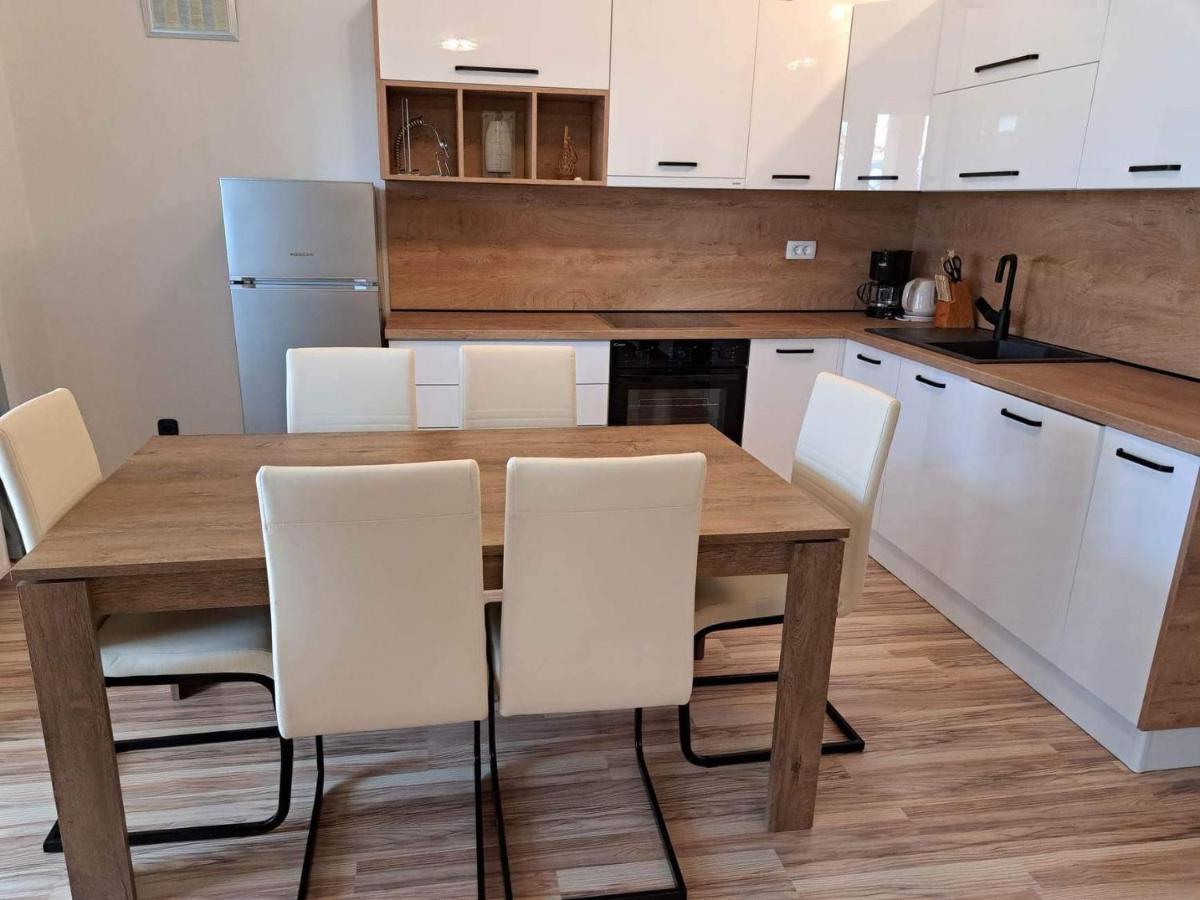 Apartments Ploka 오크루그고른지 외부 사진